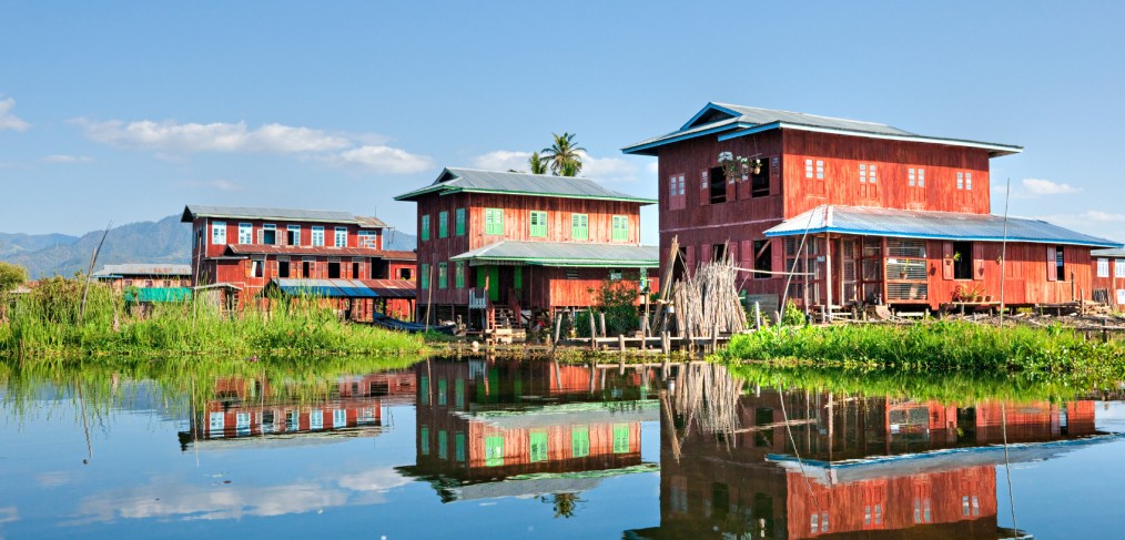 Maisons sur le lac Inle en Birmanie
