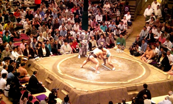 Combat de Sumos à Tokyo au Japon