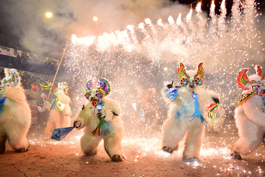 le carnaval d'Oruro et ses costumes inspirés des coutumes rurales