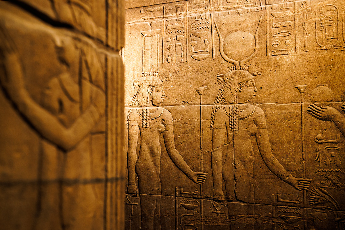 Les gravures dans le temple d'Isis, à Philae