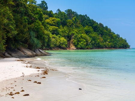 Criques protégées et plages désertes de Pulau Gaya